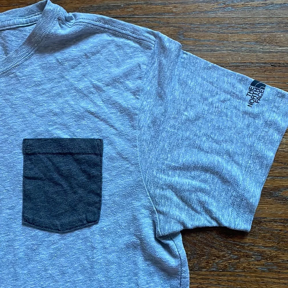 The North Face Slim Fit Gray Pocket Short Sleeve T-Shirt